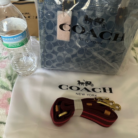 Selling new denim coach tote - Picture 4 of 14